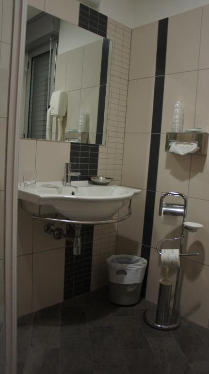 Hotel Le Sorgenti Popoli Esterno foto